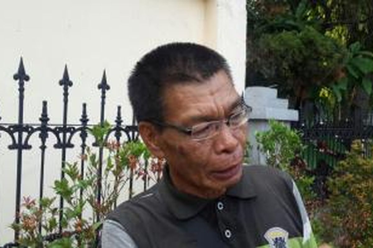 H Alimmudin Gaffar (58), pedagang batu akik, mengaku jadi korban pemukulan polisi saat unjuk rasa Aliansi Mahasiswa Papua (AMP) di Jenderal Sudirman, Jakarta Pusat, Selasa (1/12/2015).
