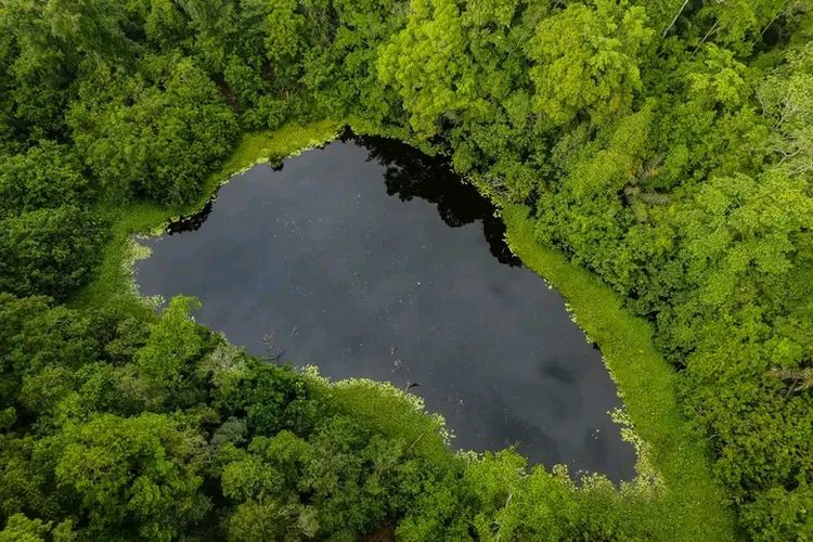 Foto : Danau Sano Limbung, Rekomendasi Wisata Alam yang Unik di Labuan Bajo