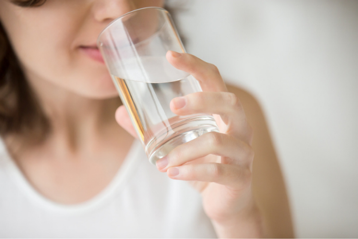 6 Manfaat Minum Air Putih di Pagi Hari, Termasuk Cegah Makan Berlebih  Halaman all - Kompas.com