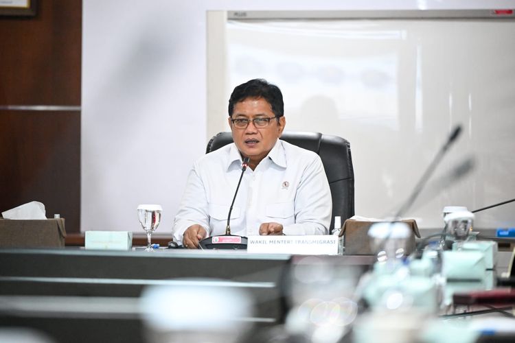 Bertemu Bupati Buru Selatan, Wamen Viva Yoga Dukung Pembukaan Kawasan Transmigrasi Nelayan 