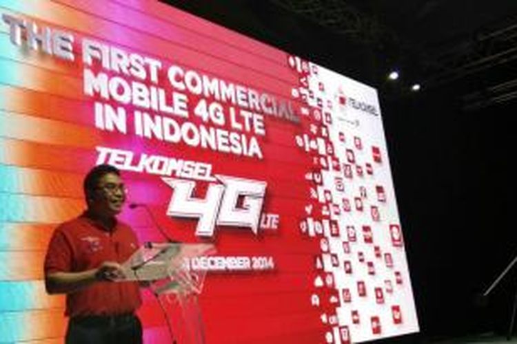 Direktur Utama Telkomsel, Alex J. Sinaga, saat meresmikan layanan 4G LTE Telkomsel di Jakarta, Senin (8/12/2014).