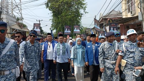 Disambut Debus, Ratu Zakiyah-Najib Hamas Daftar Pilkada Kabupaten Serang