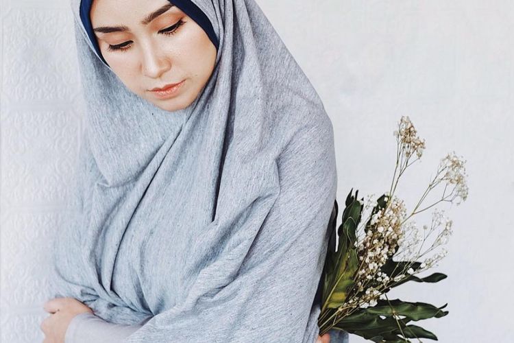 Homey Series, salah satu koleksi hijab instan Madine.