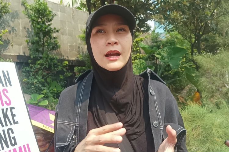 Zaskia Mecca Hadir di Bundaran HI, Jaga Posko Makanan Gratis untuk Mahasiswa Demo