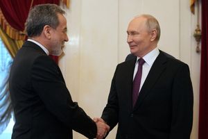 Putin Tawarkan Bantuan, Sebut Rusia Siap Angkut Uranium Iran