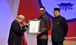 Jokowi Jadi Tokoh Inspiratif Dunia, Biografi Presiden RI Tulisan Dirut PLN Terbit di Korea