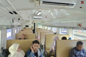 Dari Rancaekek ke Kota Bandung: Saat Commuter Line Mengubah Hidup Wawan, Tak Lagi Jadi 'Pedagang Tua di Jalan”