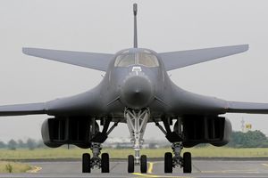 Makin Agresif, AS Kerahkan Bomber Kelas Berat B-1 ke Iran