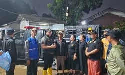 Kemensos Salurkan Bansos untuk 223 Jiwa Korban Terdampak Banjir Bogor
