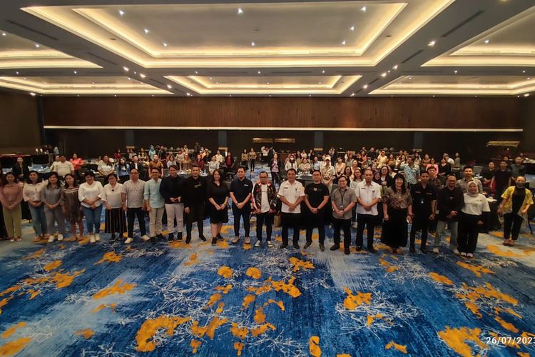 Peserta program Entrepreneur Hub yang diselenggarakan di Manado SUlawesi Utara berfoto bersama, Rabu (26/7/2023)