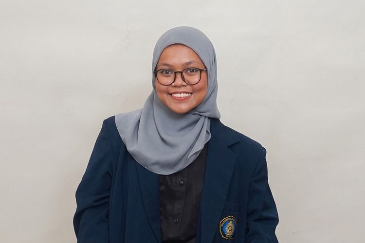 Beternak Kambing Sambil Kuliah, Auria Lulus dari UB dengan IPK 3,94