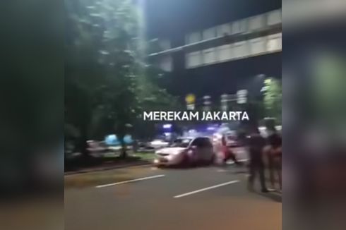 Video Viral Warga Lempari Batu ke Mobil, Diduga Balap Liar