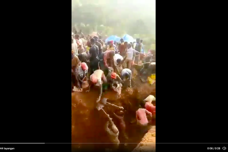 Tangkapan layar video viral warga sebuah desa di Kongo menggali gunung emas