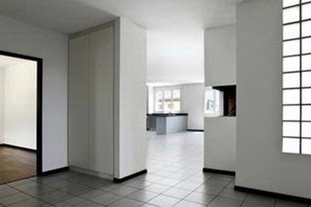 Misalnya, Anda memiliki investasi properti dalam bentuk rumah. Maka, rumah itu dapat Anda kontrakkan atau dijadikan kos-kosan. Penghasilan sewa per bulan dapat Anda pakai untuk menutup cicilan KPR-nya.