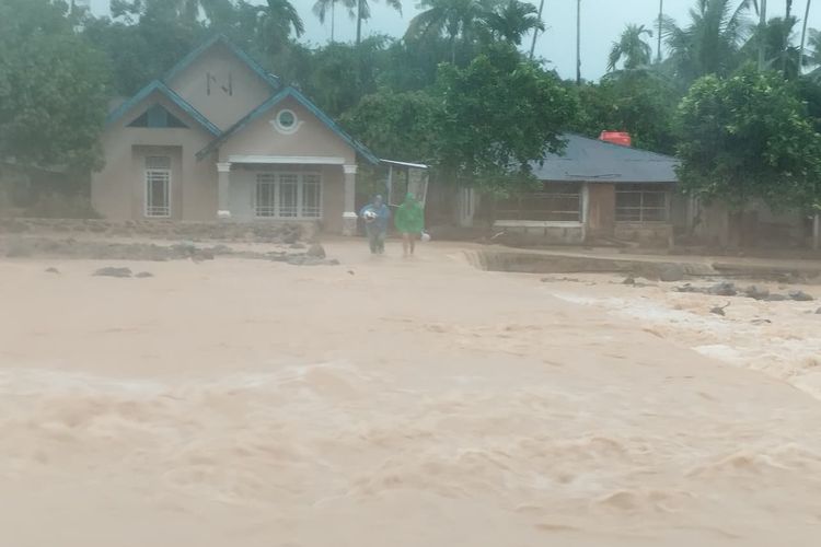 80 KK di Lapau Munggu Padang Mengungsi, Warga Butuh Makan Malam dan Selimut
