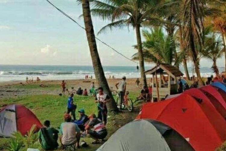 Pantai Pecaron, obyek wisata di Kebumen, Jawa Tengah 