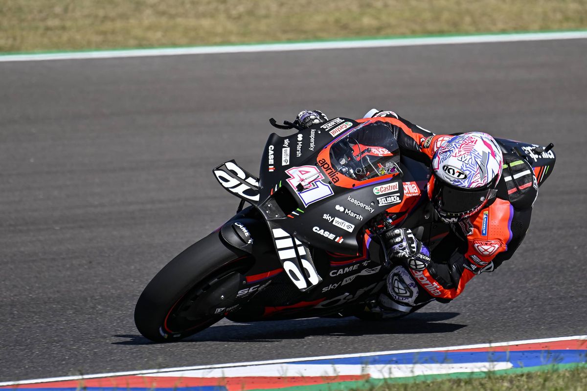 Aleix Espargaro saat berlaga pada MotoGP Argentina 2022
