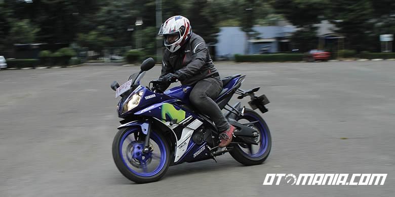 Yamaha R15 rival Honda CBR 150