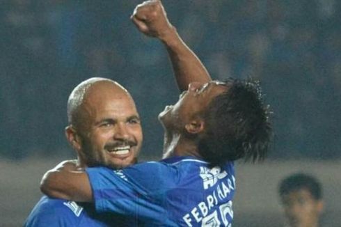 Sejarah Hari Ini: Brace Perdana Sergio Van Dijk bagi Persib Bandung