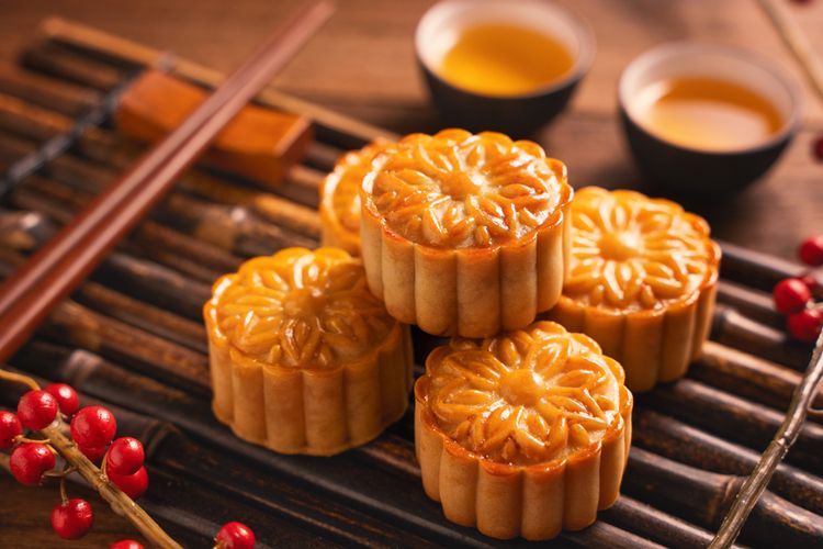 ilustrasi kue bulan panggang atau baked mooncake. 