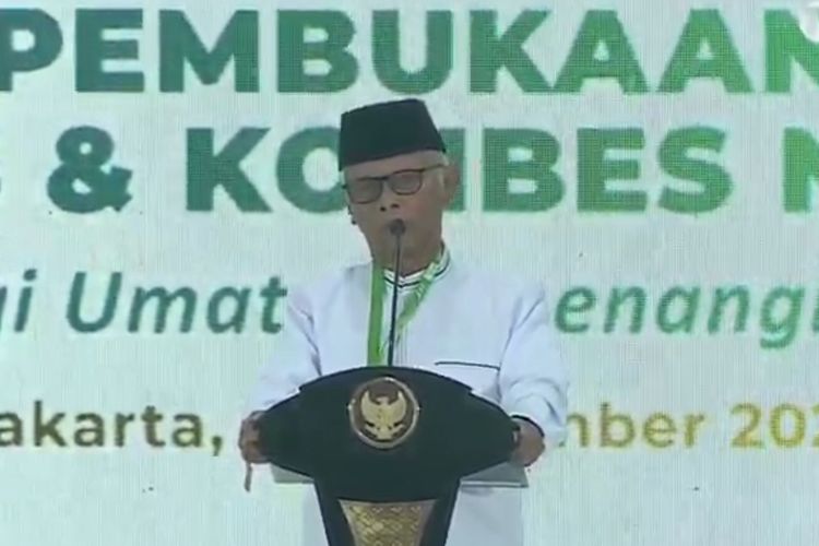 Ketua Umum Majelis Ulama Indonesia (MUI) sekaligus Wakil Rais Aam Pengurus Besar Nahdlatul Ulama (PBNU), Anwar Iskandar, dalam acara pembukaan Musyawarah Nasional (Munas) Alim Ulama dan Konferensi Besar (Konbes) Nahdlatul Ulama (NU) di Pondok Pesantren Al Hamid, Cilangkap, Jakarta Timur, (18/9/2023).