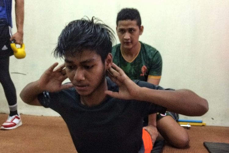 Tengku Noer Fadhil saat menjalani latihan bersama Semen Padang U-20