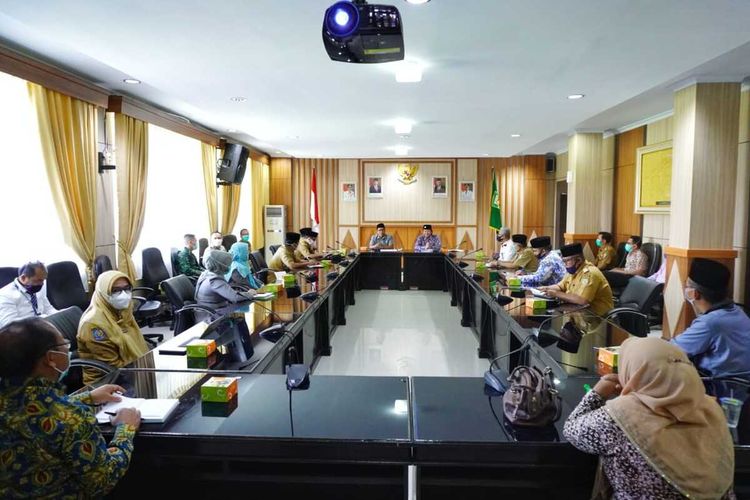 Rapat koordinasi dan evaluasi pelayanan rumah sakit di Bengkulu dipimpin Wagub Bengkulu, Dedy Ermansyah