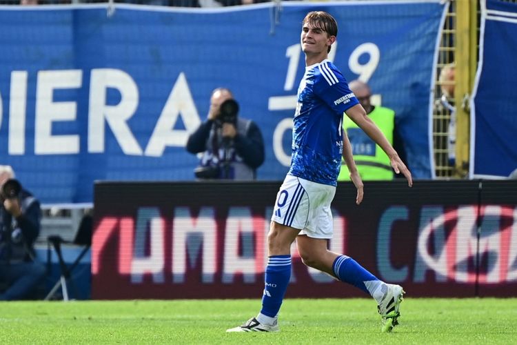 Selebrasi Nico Paz usai mencetak gol dalam laga Liga Italia 2025-2026 Como vs Juventus di Stadion Giuseppe Sinigaglia, Minggu (19/10/2025).