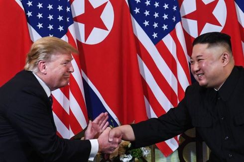 Kim Jong Un Diklaim Mengedip ke Mantan Jubir Gedung Putih, Begini Candaan Trump