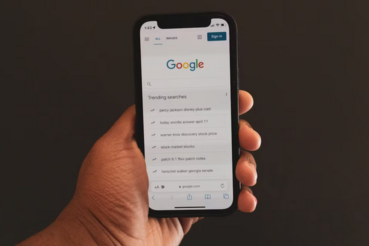 Google Search di peramban/browser Safari iPhone.