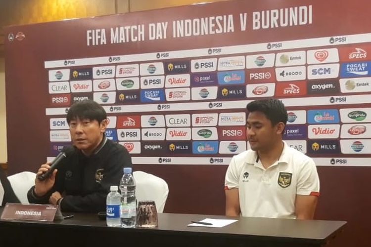 Pelatih timnas Indonesia Shin Tae-yong berbicara dalam konferensi pers menjelang laga FIFA Matchday kontra Burundi di Hotel Sultan, Jakarta, pada Jumat (24/3/2023) sore WIB.