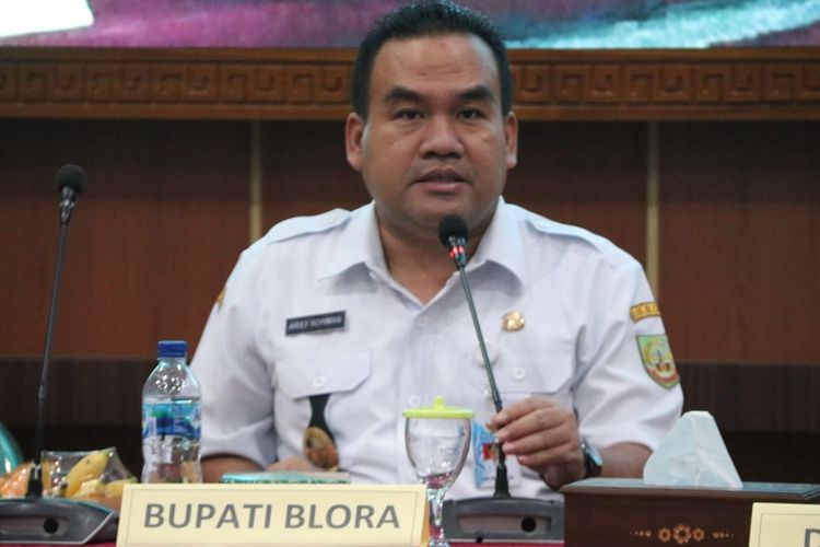 Bupati Blora Arief Rohman mengapresiasi Forum Pemred Media Blora atas diselenggarakannya FGD di aula pertemuan Badan Perencanaan Pembangunan Daerah (Bappeda) Blora, Rabu (5/6/2024). 
