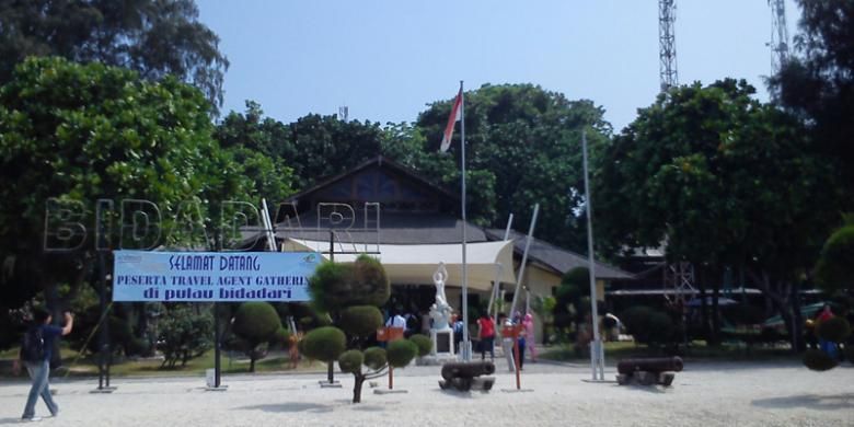 Pulau Bidadari, merupakan salah satu pulau dari gugusan Kepulauan Seribu. Pulau Bidadari merupakan pulau terdekat dengan Jakarta yang bisa dicapai hanya dalam waktu 20 menit menggunakan speedboat.