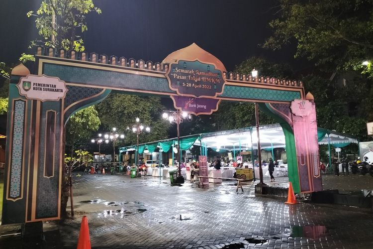 Kondisi Pasar Takjil Kota Solo di Balai Kota pada Senin (18/4/2022).