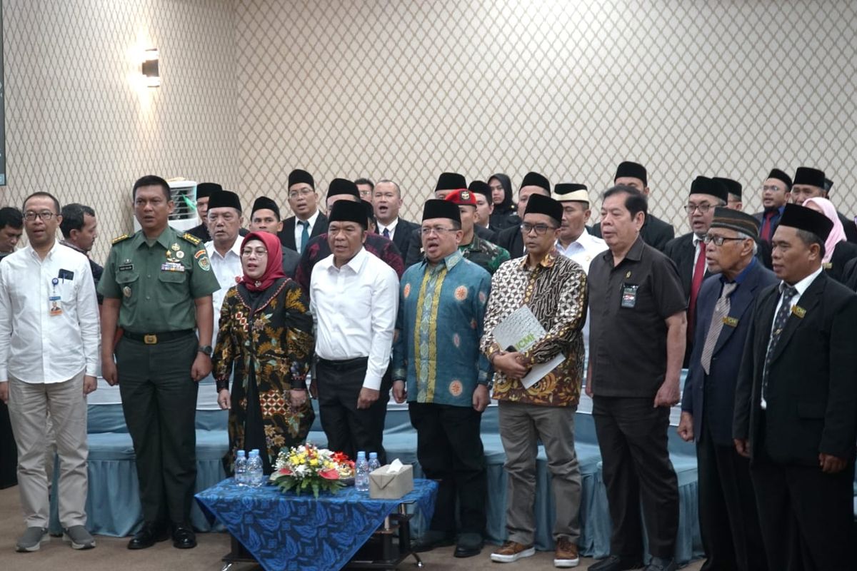 Pelantikan pengurus Majelis Pengurus Wilayah (MPW) Ikatan Cendekiawan Muslim Indonesia (ICMI) Organisasi Wilayah (Orwil) Banten periode 2024-2029 Banten di Aula Gedung Inspektorat Provinsi Banten, KP3B, Curug, Kota Serang, Rabu (6/3/2024). 