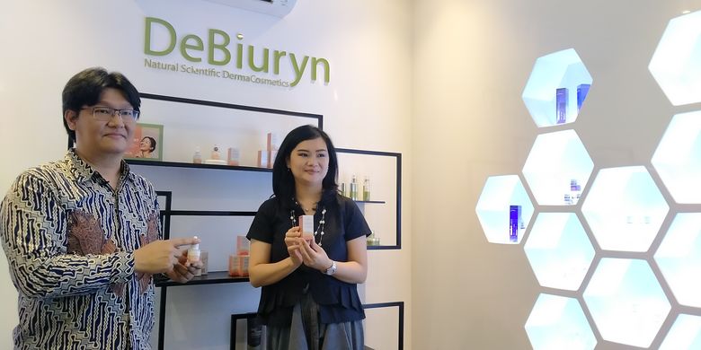 DeBiuryn sebagai brand yang berpengalaman selama 45 tahun mengembangkan produk perawatan kulit wajah, tubuh, dan rambut meluncurkan serum dari DNA ikan salmon untuk mengurangi efek samping skincare bagi waja dan kecanduan jangka panjang.