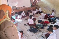 Puluhan Murid SD di Cianjur Terpaksa Belajar di Lantai, Sempit nan Berdebu