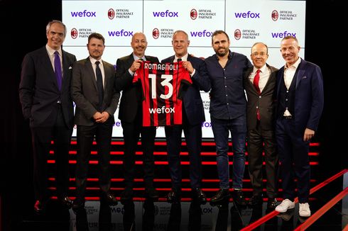 Sejarah Baru Jersey AC Milan, Sponsor Perdana di Bagian Punggung
