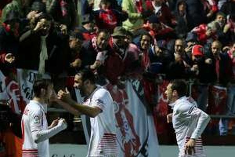 Sevilla melangkah ke semifinal Copa del Rey setelah menyisihkan Mirandes, Kamis (28/1/2016). 