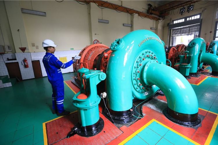 Sebagai bangunan cagar budaya, keaslian peralatan PLTA Bengkok masih dijaga dan dipakai. 