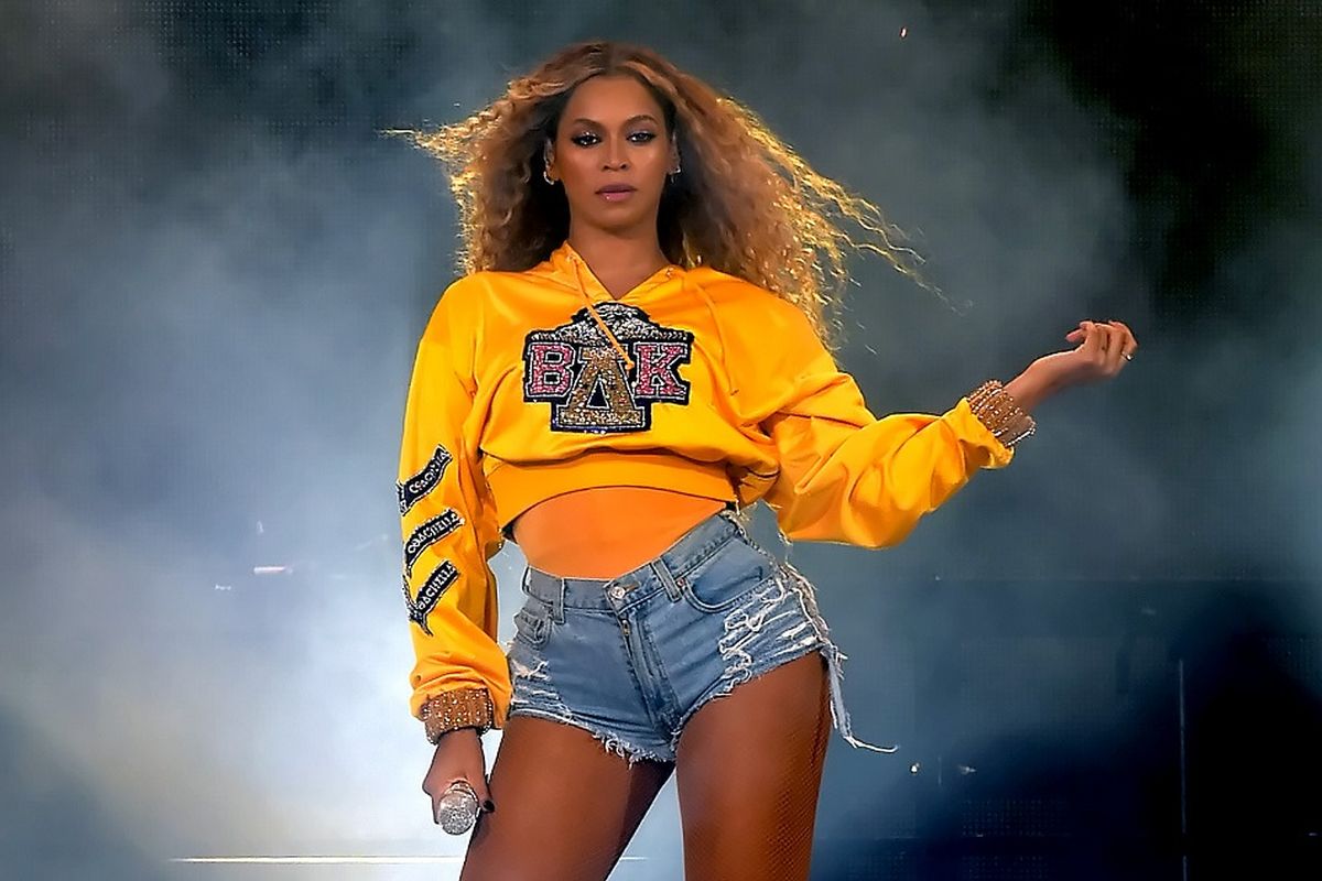 Beyonce tampil di panggung 2018 Coachella Valley Music And Arts Festival Weekend 1 di Empire Polo Field, Indio, California, pada 14 April 2018. 