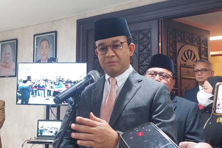 Gubernur DKI Jakarta Anies Baswedan saat ditemui di Gedung DPRD DKI Jakarta, Senin (1/8/2022).