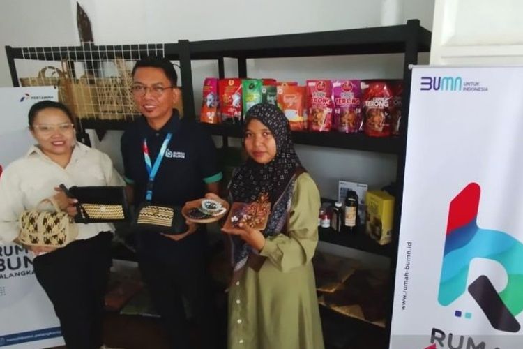 Produk rotan dari Indang Apang Galeri, Palangka Raya.