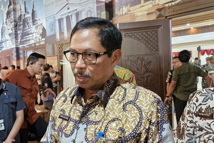 Gaji umr jawa tengah 2025 semarang tertinggi banjarnegara terendah