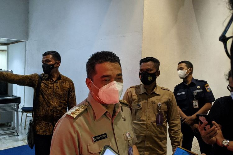 Wakil Gubernur DKI Jakarta Ahmad Riza Patria saat ditemui di Balai Kota DKI Jakarta Jalan Medan Merdeka Selatan Gambir Jakarta Pusat, Selasa (19/1/2021)