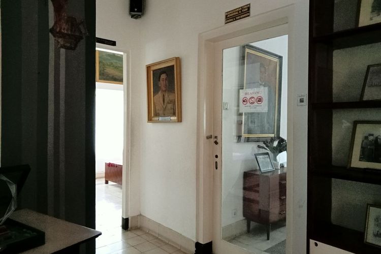 Bagian dalam kamar Jenderal Ahmad Yani tidak boleh dipotret.