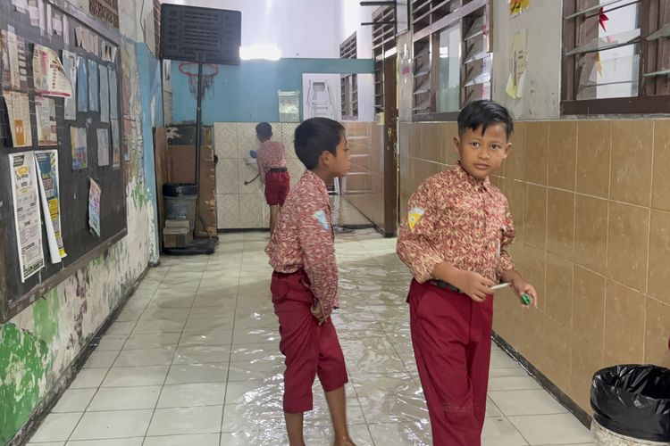 BMKG Ingatkan Risiko Banjir Rob di Pesisir Surabaya hingga 31 Juli