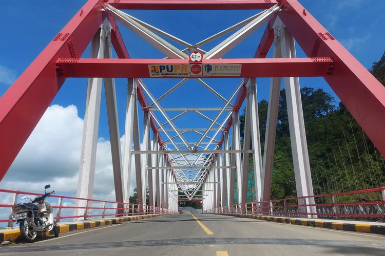 Jembatan Besuk Koboan di Lumajang, Jawa Timur.