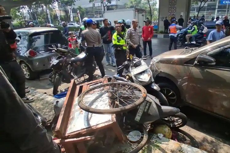 Kronologi Kecelakaan Beruntun di Bandung, Truk Gas Hantam Mobil, Motor, Gerobak hingga Sepeda
