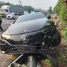 Belajar dari Kecelakaan Mobil Listrik Mercedes-Benz di Tol JORR, Tenaga Mobil Listrik Itu Instan